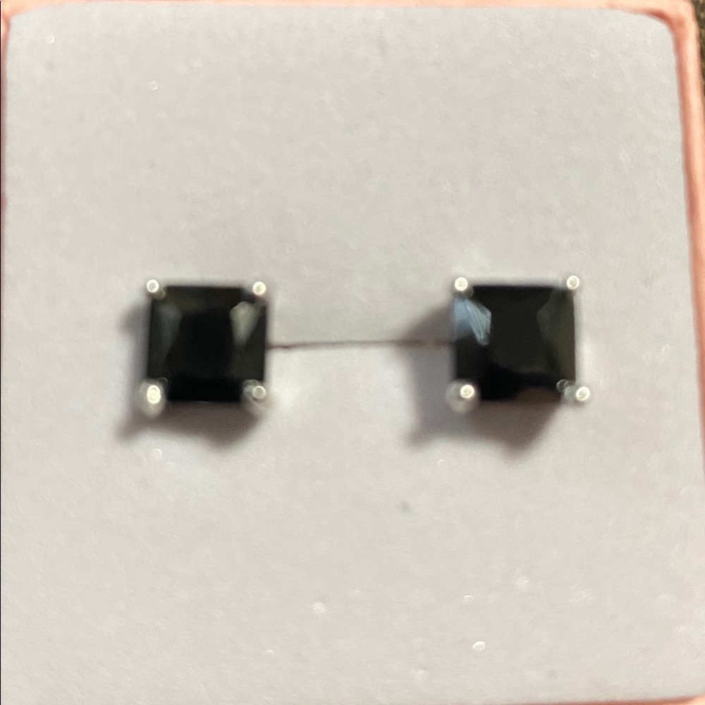Stud earrings - Picture 4 of 6